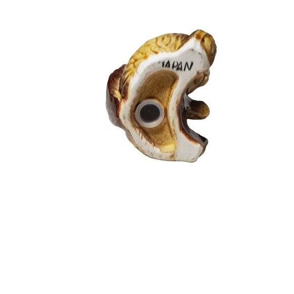 Vintage Squirrel Hugging Acorn Nut Salt and Pepper Shakers Decor Made in Japan - Picture 9 of 15